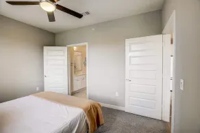 FRONTDESK Five Two At Highland Apts Downtown Austin - Image 3