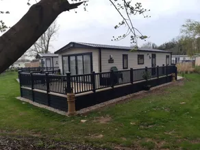 Captivating Bluebell Lodge 2-bed Cotswolds Caravan - Image 5