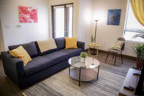 Urban Deco 1BR In Lockerbie District - Image 2