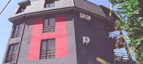 Central Hotel - Image 2