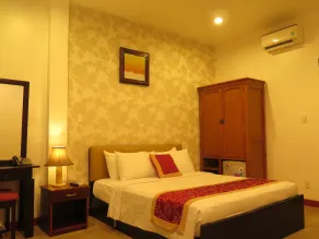 Sunflowers Hotel - Image 4