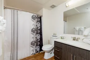 Global Luxury Suites Downtown San Jose - Image 4