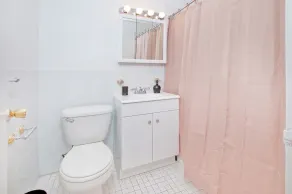 Cozy 2 BR on Upper East Side - Image 4