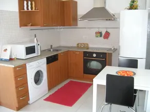 Spacious and Bright Studio With 2 Mm2 Stops - Image 2
