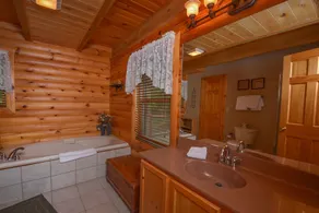 Logxurious 5 Bedroom House - Image 2