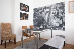 Chic and Spacious Buzulucka Apartment - Image 2