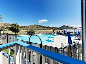 Oak Shores 2br + Loft W/ Shared Pool & Mini Golf 2 Bedroom Home - Image 3