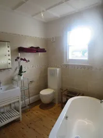 Remarkable 4-bed House in Ashburton - Image 4