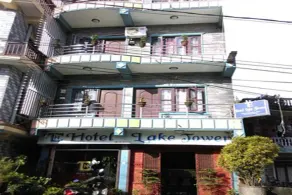 Hotel Lake Tower - Image 5