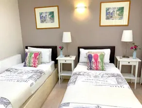 Apartment With 2 Bedrooms in Greater London, With Wonderful City View, Furnished Balcony and Wifi - Image 3