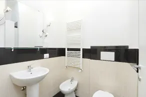 New Moon Guesthouse - Image 2