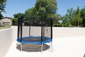 Voll ausgestattetes Ferienhaus mit Grill, Garten und Terrasse | Gartenblick - Image 2