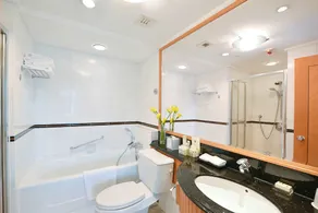 Metropark Hotel Causeway Bay Hong Kong - Image 4