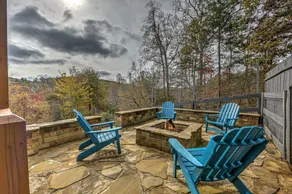 EZ Come EZ Geaux - Stunning Mtn Views - Hot Tub - Image 3