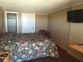 Relax Inn Pleasanton - Image 5