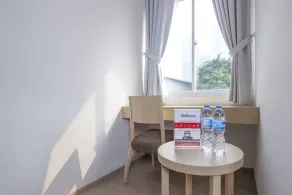 RedDoorz Plus @ SCBD - Image 5