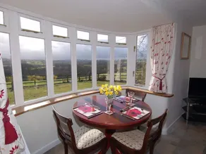 Mounson Lodge - Image 4