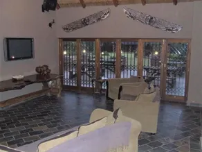 Lukafrica Riverside Chalets - Image 4