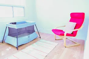 Beautiful Main Floor Apartment in the Annex - Image 2