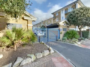 Cozy Apartment in Brighton Near Sea - Image 3