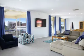Seaview Sunset Holiday Apartments - Image 5