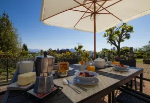 The Cottage on the Lake - Image 3