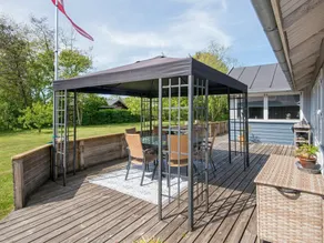 Elegant Holiday Home in Jutland Near the Sea - Image 2