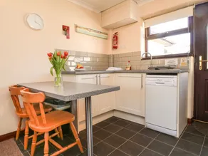 Honeysuckle Cottage - Image 3