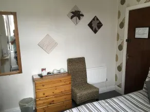 The Greenmount Hotel - Image 4