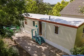 Beautiful 3-bed Cabin in Pembrokeshire Coast - Image 3