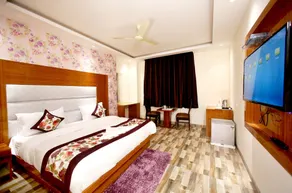 Hotel Smart Suites - Image 3