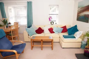 2 Bedroom Flat Close To Bristol City Centre - Image 2