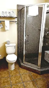 Americas Best Value Inn & Suites Escondido - Image 4