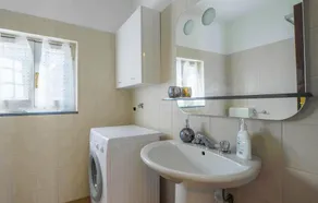 Amazing Home in Framura With Jacuzzi, Wifi and 2 Bedrooms - Image 3