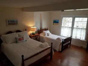 The Harbor Inn - Image 2