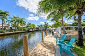 Gorgeous Canal W/ Private Pool & Dock 3 Bedroom Home - Image 4