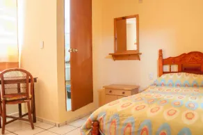 Hotel Y Suites Continental - Image 3