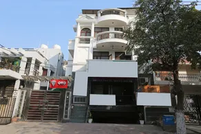 OYO 2173 Hotel 19 BVM - Image 4