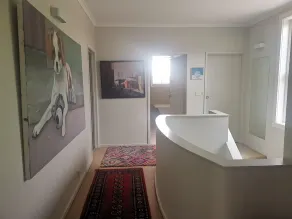 Stylish Comfortable Central Artists Home - Image 5
