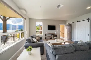 Marina's Edge Condo Walk to Restaurants, Wineries by RedAwning - Image 5