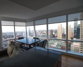 Royal Suites at Exchange Place - Image 4
