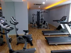 1BR with Sofa Bed at Bassura City Apartment By Travelio - Image 5