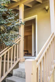 Cozy Richmond Two Bedroom - Image 5
