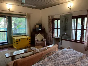 ROSASTAYS Jeolikote Bara Bungalow - Image 5
