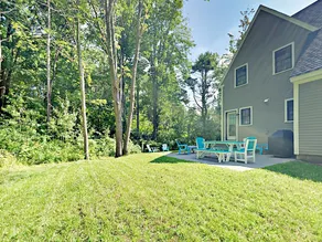 New Light-filled 3br W/ Gourmet Kitchen & Patio 3 Bedroom Home - Image 5