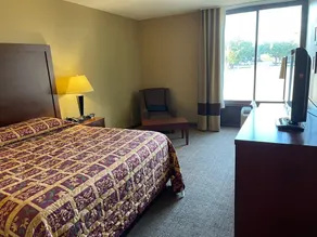Deluxe Inn Plano - Image 3