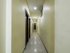 Hotel Morya by OYO Rooms - Image 5