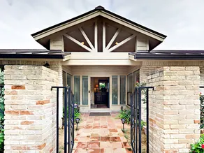4BR Lakeway Waterfront by RedAwning - Image 5