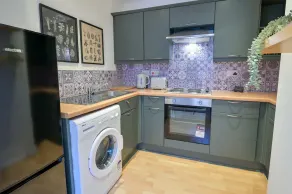 Waterloo Quay Apartment Private Parking - Image 4