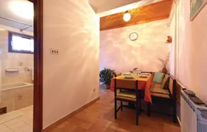 Stunning Home in Pula With Wifi and 2 Bedrooms - Image 2
